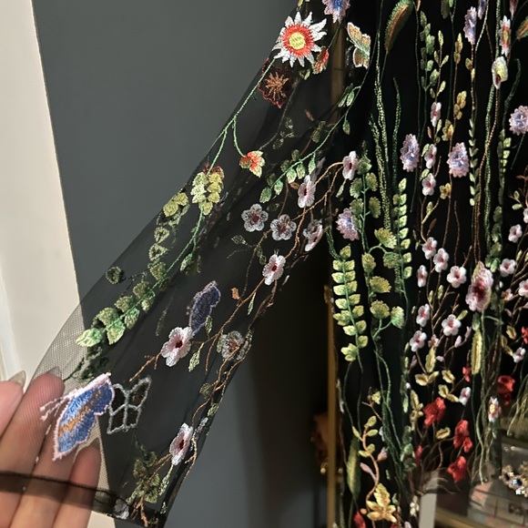 Caroline Rose Garden Walk Embroidered Tunic Sheer 3/4 Sleeves Floral Black Multi - Picture 6 of 10